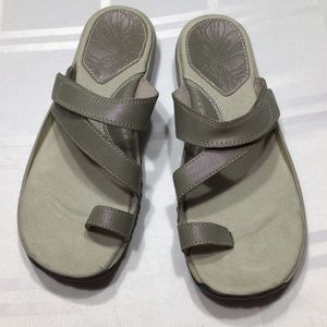 Columbia women’s sandals